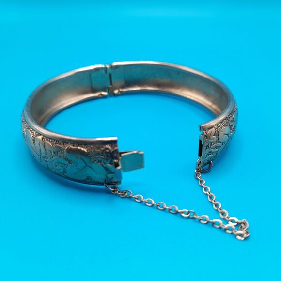 Vintage Signed Marino Gold Tone Etched Hinged Bangle Bracelet, 1950s - Picture 9 of 11